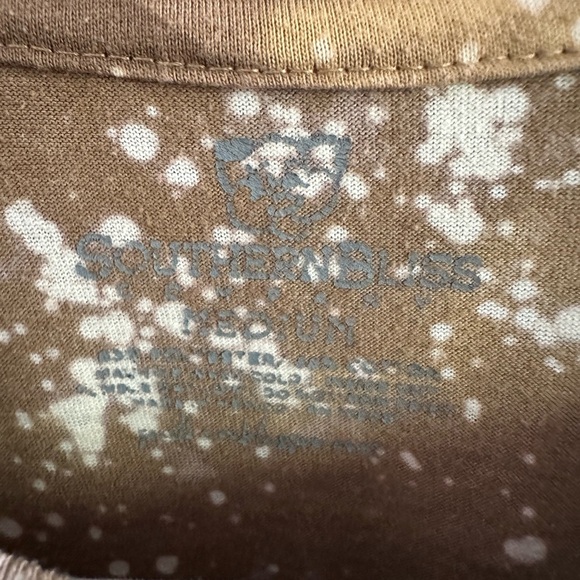 Southern Savvy T-Shirt with  chasing the American Dream Print. Medium. - Picture 3 of 6